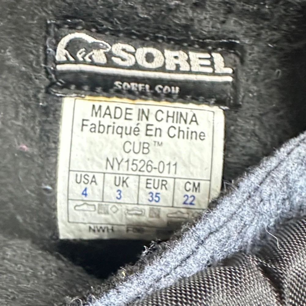 Sorel Insulated Cub Youth Snow Boots 4 EUC